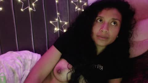 Snapshot of sophiia_dreams chatting on January 7, 3:14 am Sophia this is not my real name online show from January 7, 3:14 am