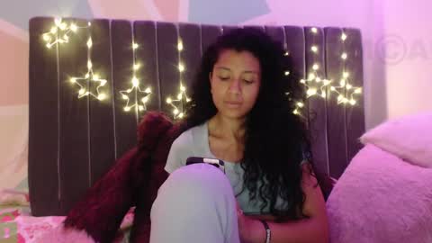 Snapshot of sophiia_dreams chatting on February 28, 1:26 am Sophia this is not my real name online show from February 28, 1:26 am