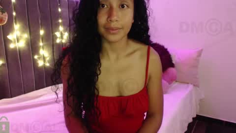Snapshot of sophiia_dreams chatting on December 25, 2:03 am Sophia this is not my real name online show from December 25, 2:03 am