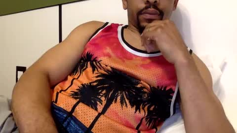 Snapshot of soulmatesxoo34 chatting on December 1, 4:43 pm Longhaitianbbc thick latina online show from December 1, 4:43 pm