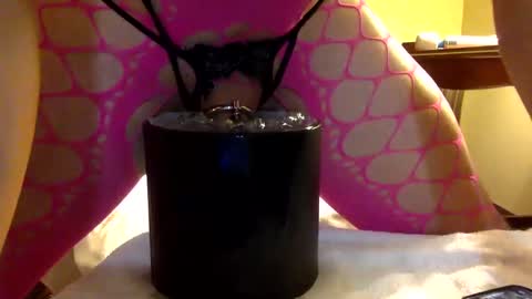 Snapshot of soundingslutslave chatting on December 3, 11:29 pm soundingslutslave online show from December 3, 11:29 pm