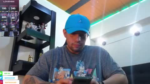 Snapshot of spartacus_cam chatting on December 16, 5:38 am online show from December 16, 5:38 am