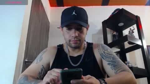 Snapshot of spartacus_cam chatting on January 7, 5:12 am online show from January 7, 5:12 am