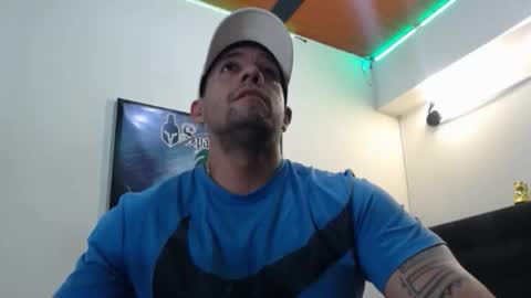 Snapshot of spartacus_cam chatting on September 20, 7:11 am online show from September 20, 7:11 am