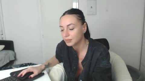 Carla online show from January 25, 7:49 pm