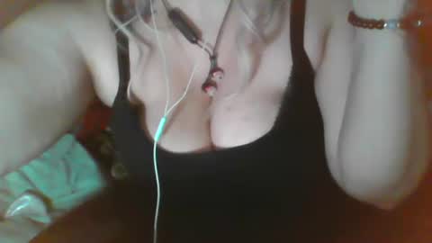 Snapshot of spinnerbitch chatting on December 26, 1:43 pm Vanessa Spade online show from December 26, 1:43 pm