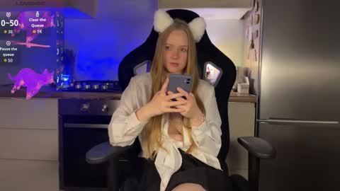 meow meow my fansly    online show from September 9, 9:26 pm