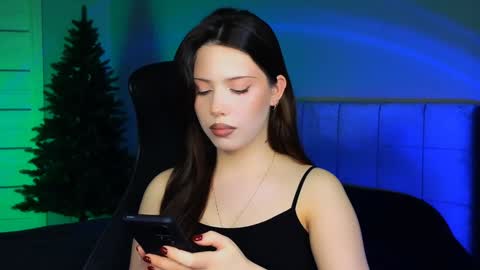 Snapshot of stacygonzales_ chatting on December 18, 9:58 am Bye bye dear See you on December 3st online show from December 18, 9:58 am