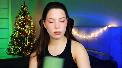 Snapshot of stacygonzales_ chatting on January 6, 9:30 am Bye bye dear See you on December 3st online show from January 6, 9:30 am