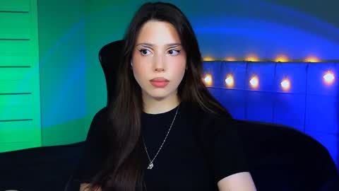 Snapshot of stacygonzales_ chatting on December 5, 7:10 am Bye bye dear See you on December 3st online show from December 5, 7:10 am