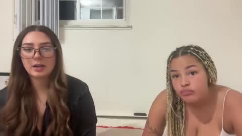 starqueenieee online show from September 21, 2:15 am