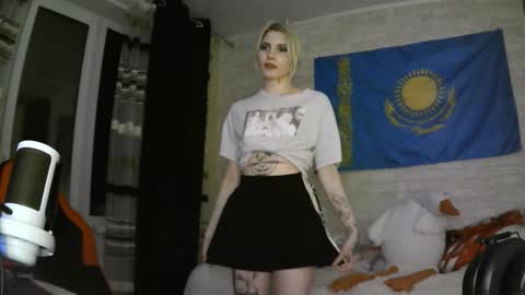 Katie online show from September 17, 3:04 pm
