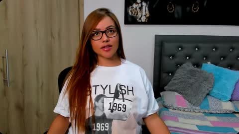 Melany online show from December 6, 2:40 am
