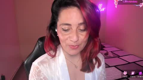 Snapshot of stefanyhotmilf chatting on February 24, 12:26 pm stefany online show from February 24, 12:26 pm