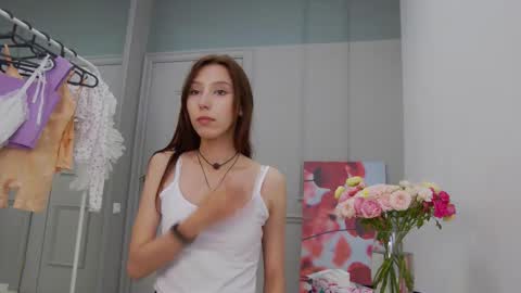 Stella online show from September 23, 1:05 pm