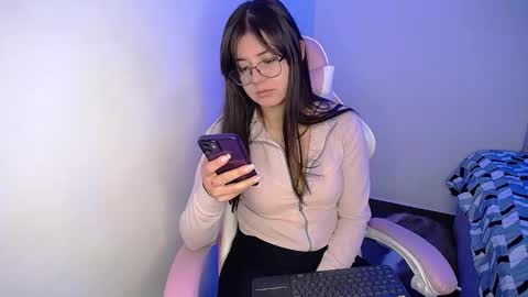 Emma online show from February 18, 5:09 am