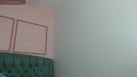 Stephania online show from February 5, 1:44 pm