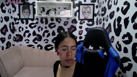 Stephania online show from February 6, 11:53 am