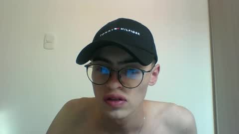 Snapshot of stiv_grant chatting on September 17, 12:19 pm stiv_grant online show from September 17, 12:19 pm
