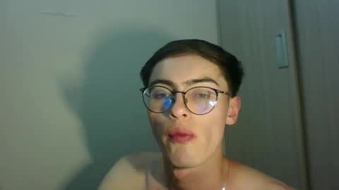 Snapshot of stiv_grant chatting on September 21, 11:20 pm stiv_grant online show from September 21, 11:20 pm