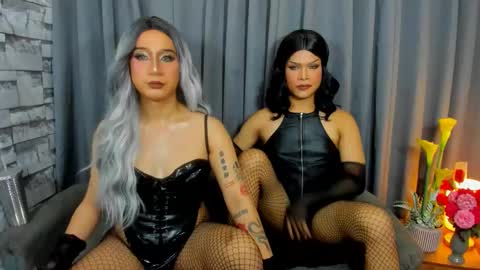 Snapshot of strip_me_baby chatting on December 12, 3:21 am Stacy online show from December 12, 3:21 am