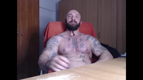 Snapshot of strongivan chatting on February 13, 5:05 am StrongIvan online show from February 13, 5:05 am
