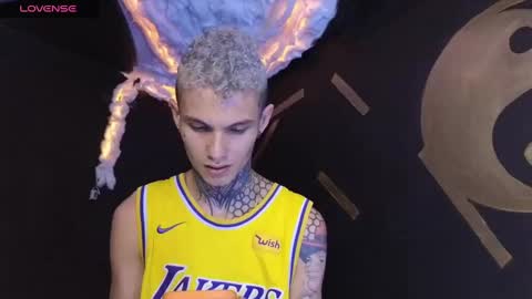 stuart_boy_ online show from March 12, 10:39 pm