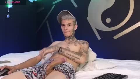 stuart_boy_ online show from March 9, 6:06 am