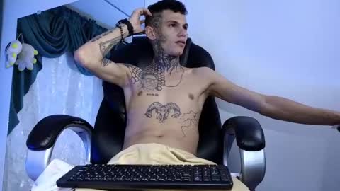 stuart_boy_ online show from February 11, 7:54 am