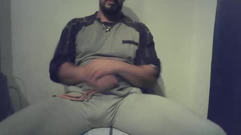 Snapshot of studdotcom chatting on February 8, 5:39 pm Ero online show from February 8, 5:39 pm