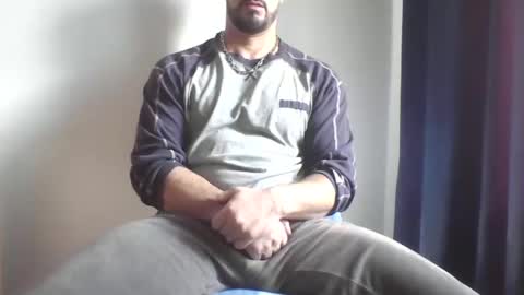 Snapshot of studdotcom chatting on February 23, 9:11 am Ero online show from February 23, 9:11 am