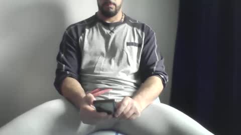 Snapshot of studdotcom chatting on February 9, 10:09 am Ero online show from February 9, 10:09 am