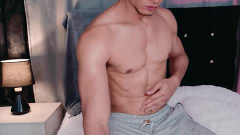 stylish men online show from September 8, 3:33 pm