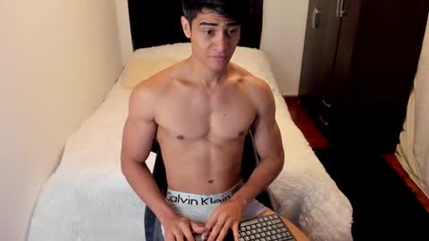 stylish men online show from September 18, 12:20 pm