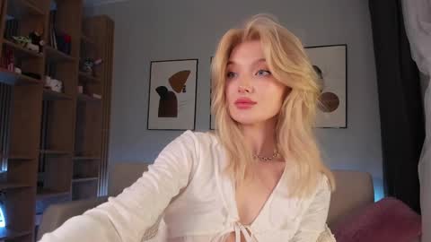 sugar_club online show from January 7, 9:25 pm