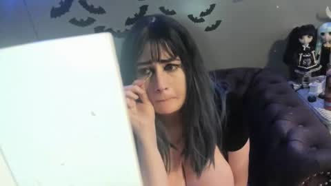 Snapshot of sugary_sweet chatting on March 10, 7:44 am Sugary online show from March 10, 7:44 am