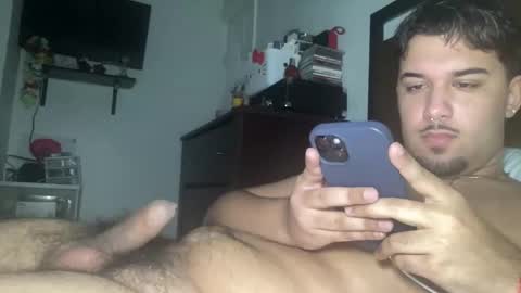 Snapshot of sugxr333xoxo chatting on January 1, 6:37 am john. online show from January 1, 6:37 am