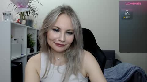 Snapshot of sunny_bunny6 chatting on March 12, 9:02 am Naomi online show from March 12, 9:02 am