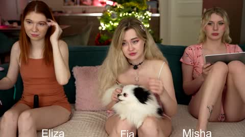 Snapshot of sunnyfia chatting on December 16, 6:53 am Fia - TG - Mia - Alice - online show from December 16, 6:53 am