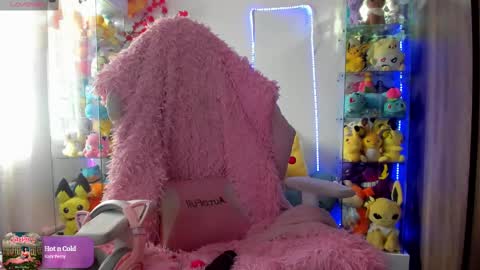     RAVENCLAU GIRL  online show from February 12, 8:40 pm