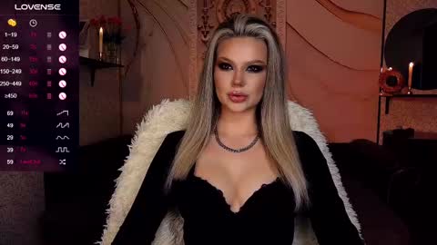 Snapshot of sunshine_vibes chatting on February 26, 4:19 am Mistress Molly online show from February 26, 4:19 am
