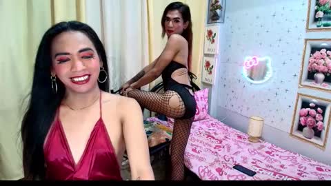 Snapshot of superlatinaasian4u chatting on September 19, 2:59 am URWILD-JASMINE online show from September 19, 2:59 am