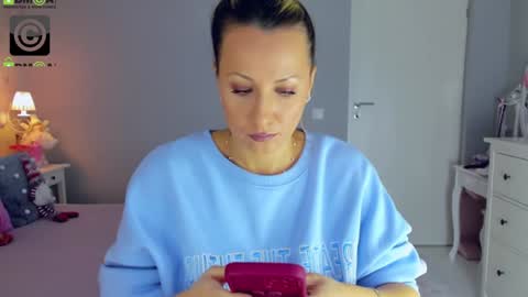 Snapshot of susanjewel chatting on December 6, 7:48 am SusanJewel online show from December 6, 7:48 am