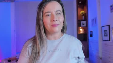 Snapshot of susann_ross chatting on February 15, 12:43 pm Susan Everyday From 0530 to 1430 Col Time online show from February 15, 12:43 pm