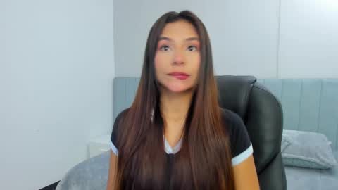 Snapshot of sussy_sweet4u chatting on March 12, 9:55 am sussy_sweet4u online show from March 12, 9:55 am