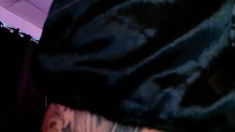 suzanstacks online show from September 18, 6:39 am