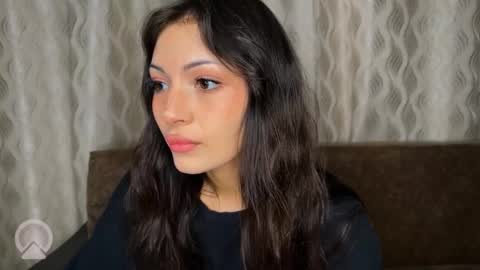 sweeet_strawberies online show from September 22, 4:33 pm