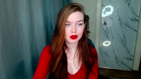 Snapshot of sweet__mooon chatting on February 22, 6:39 am sweet__mooon online show from February 22, 6:39 am