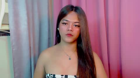 Snapshot of sweet_ahrii chatting on February 24, 5:22 am CLEO online show from February 24, 5:22 am