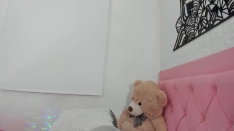 Snapshot of sweet_aslhey chatting on December 20, 6:24 pm Ashley online show from December 20, 6:24 pm